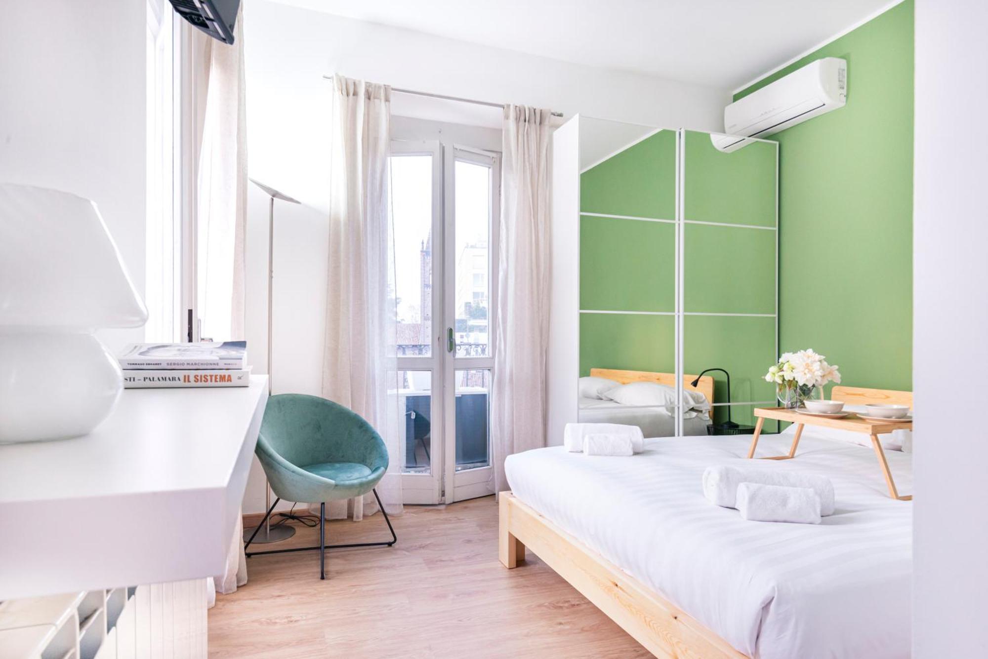 Amazing Flat Near Duomo & Colonne Di San Lorenzo By Easylife Milan Bagian luar foto