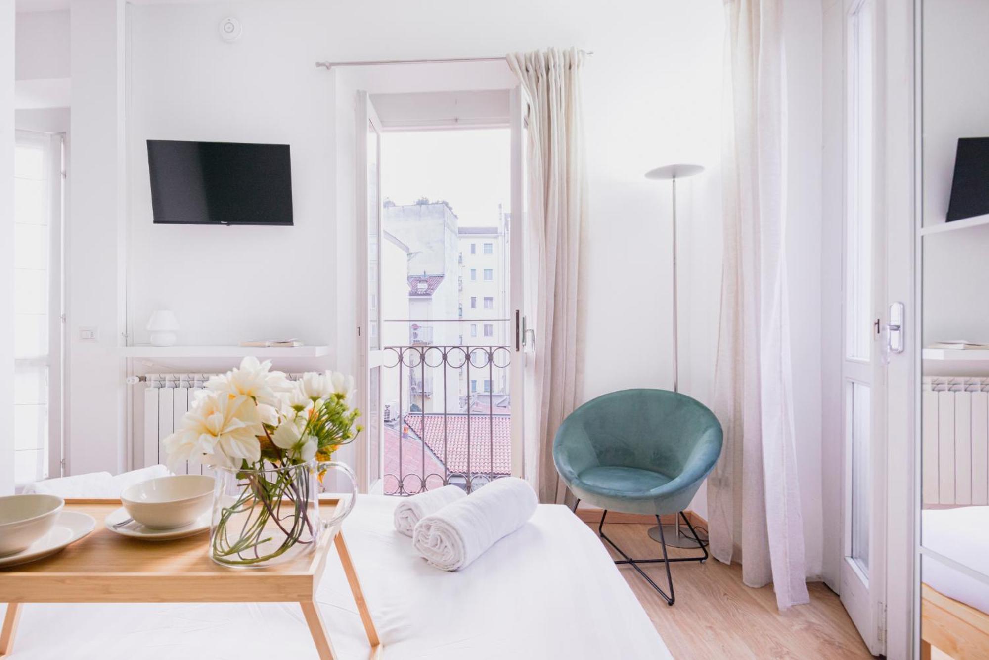 Amazing Flat Near Duomo & Colonne Di San Lorenzo By Easylife Milan Bagian luar foto