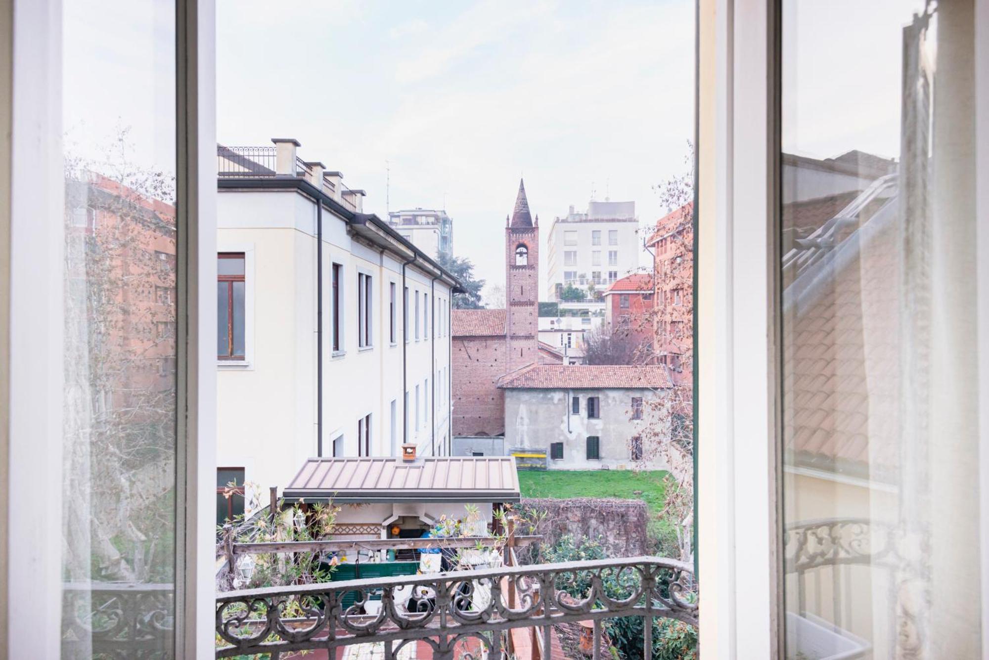 Amazing Flat Near Duomo & Colonne Di San Lorenzo By Easylife Milan Bagian luar foto